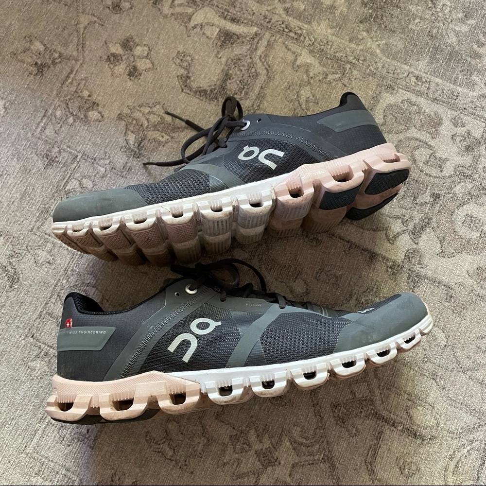 on running tennis shoes sneakers gray pink black - Picture 2 of 10